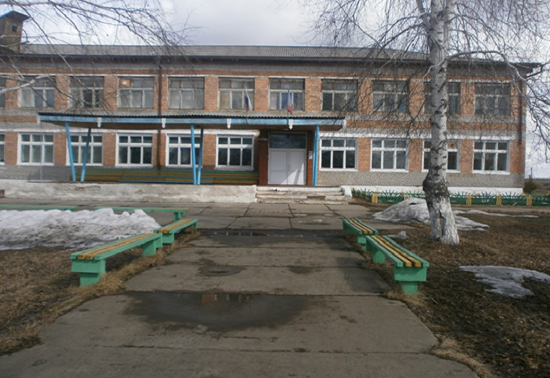 В 1978 году в селе Новоалександровка было введено в эксплуатацию здание новой типовой школы.
